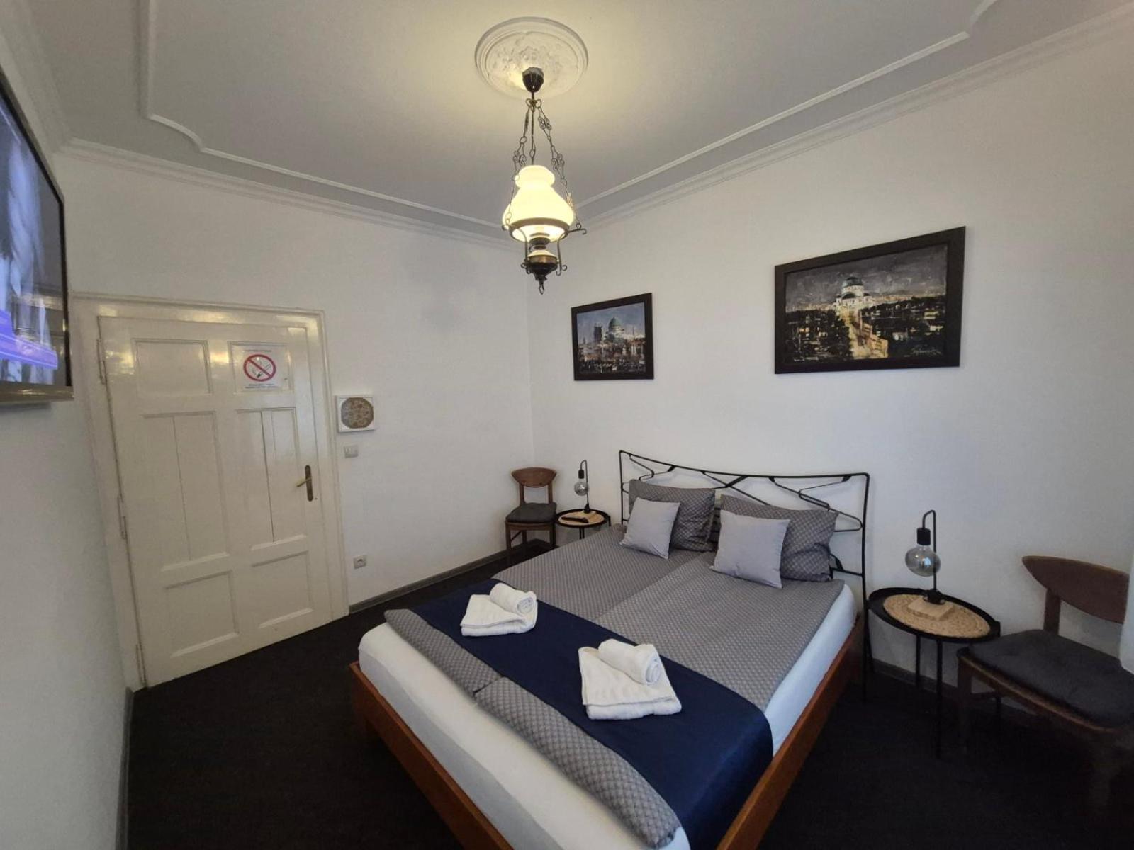 Authentic Belgrade Centre Apartments For Large Groups, Republic Square - Up To 47 People In 5 Apartments Room photo