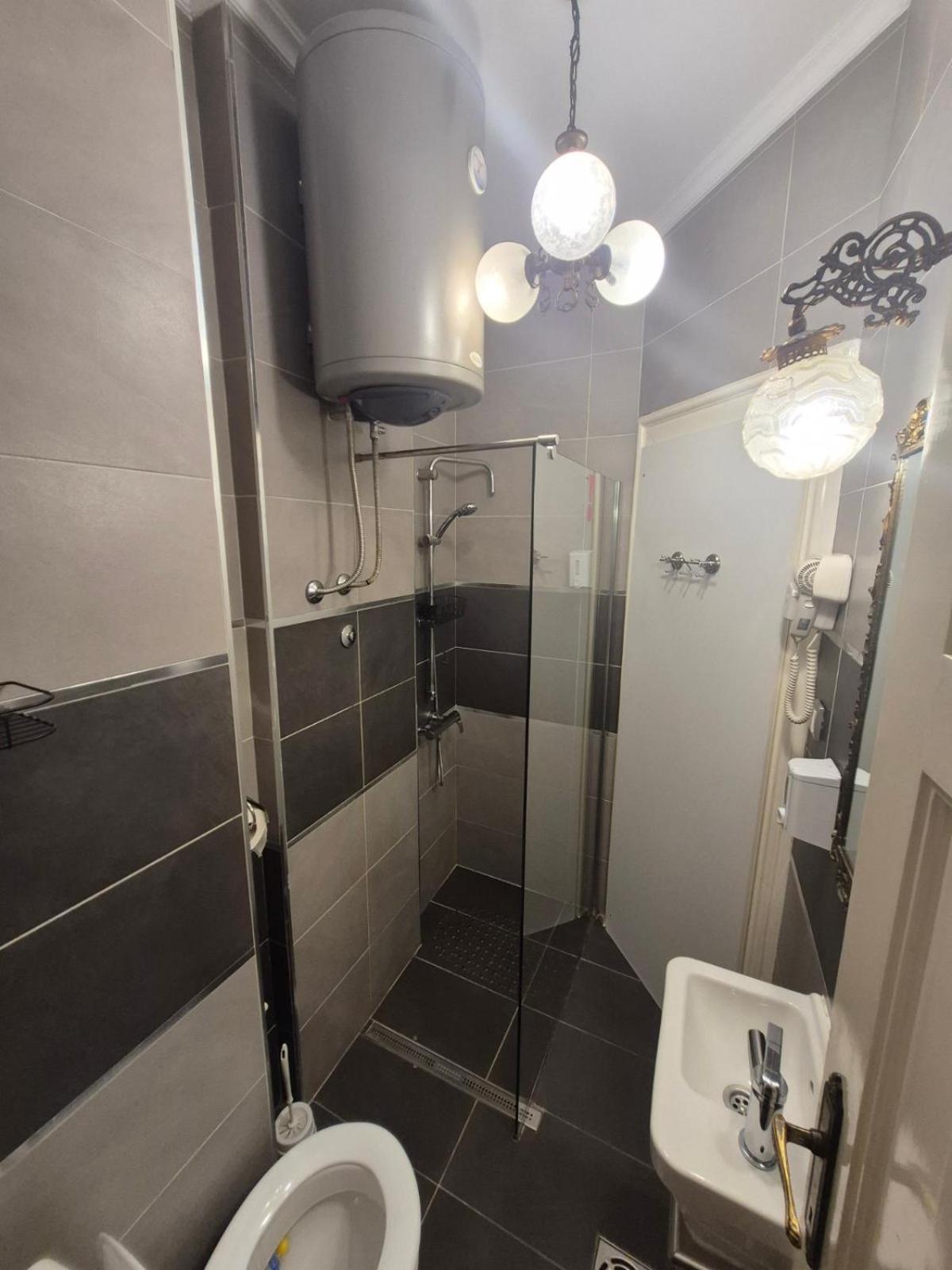 Authentic Belgrade Centre Apartments For Large Groups, Republic Square - Up To 47 People In 5 Apartments, Paid Parking On-Site, Mandatory Reservation Room photo